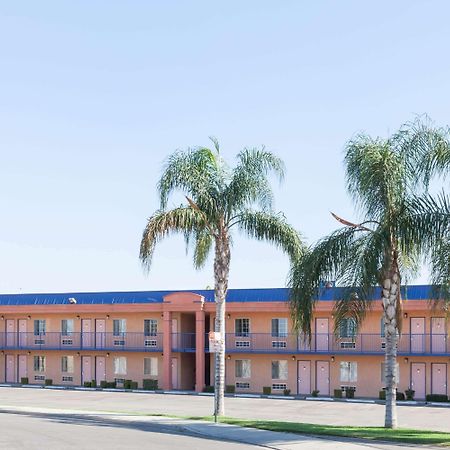 Howard Johnson By Wyndham Bakersfield Buitenkant foto