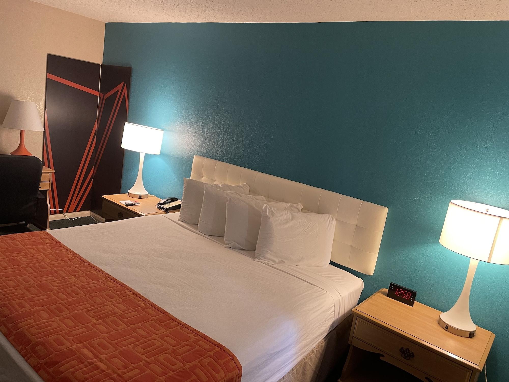 Howard Johnson By Wyndham Bakersfield Buitenkant foto